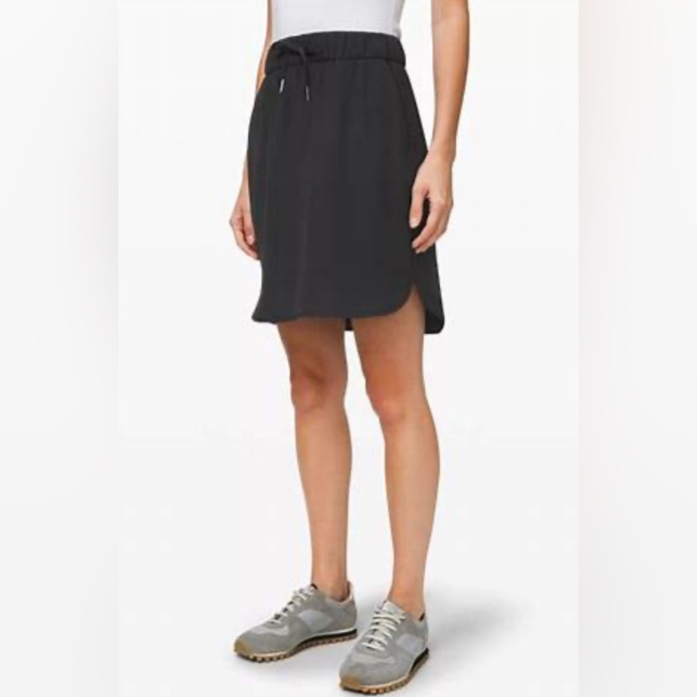 On the Fly black lululemon athletic skirt
